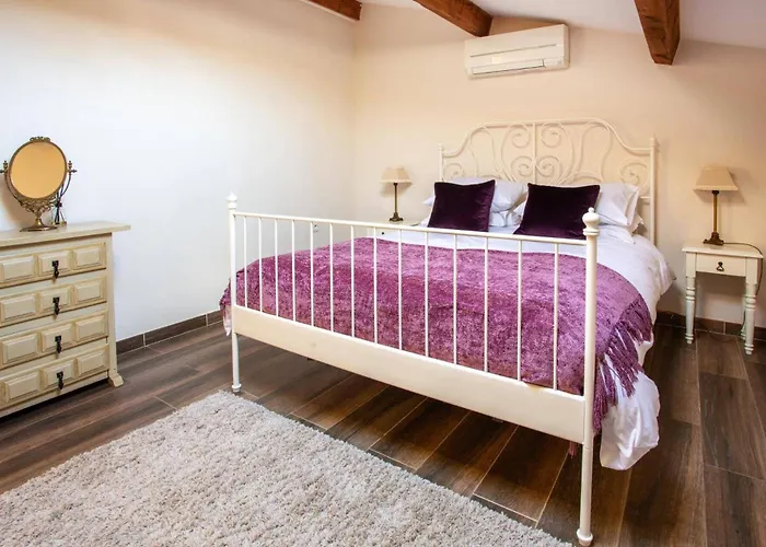 Glycines By Βίλα *